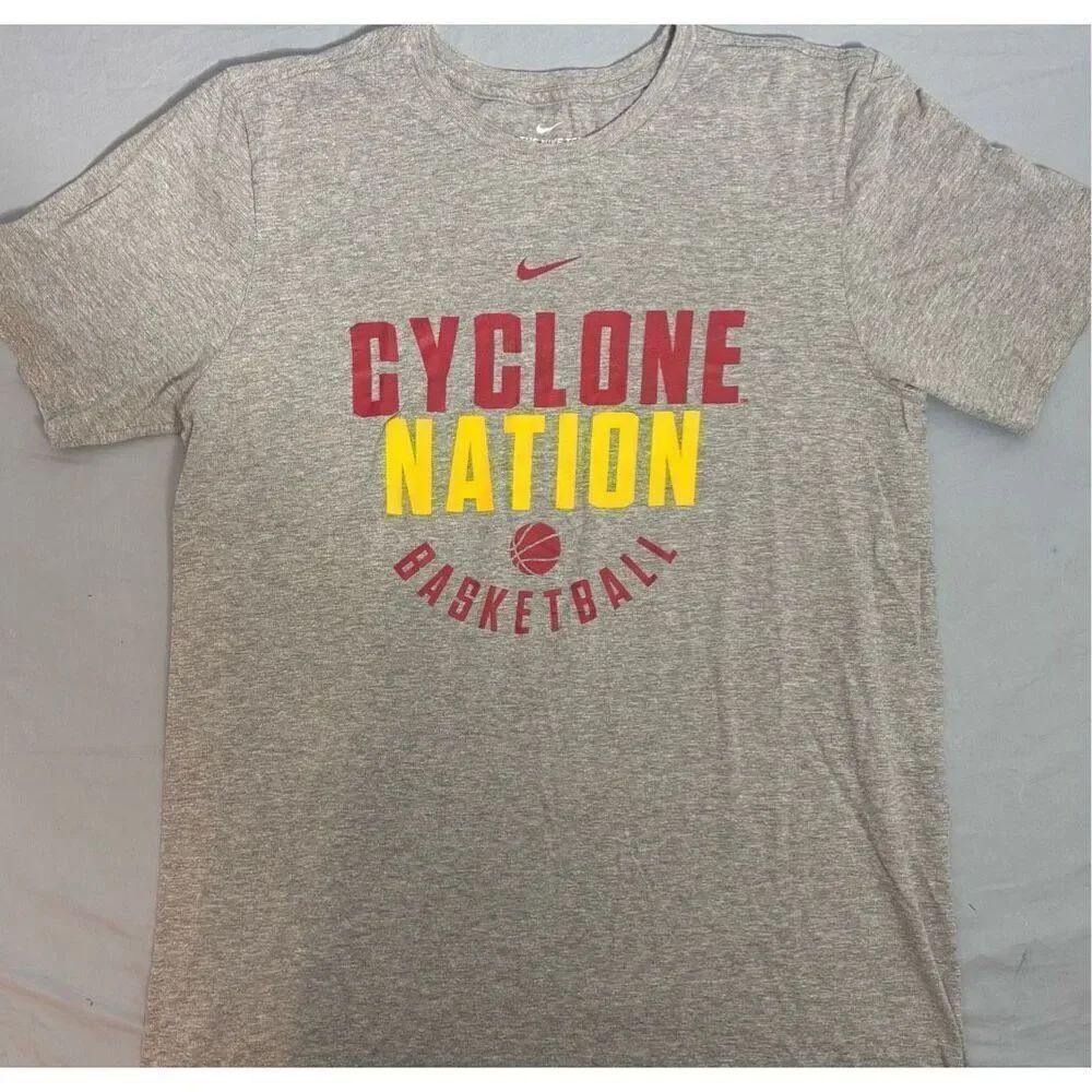 Iowa State Cyclones Basketball Adult Medium Nike Gray T-Shirt The Nike Tee Gray